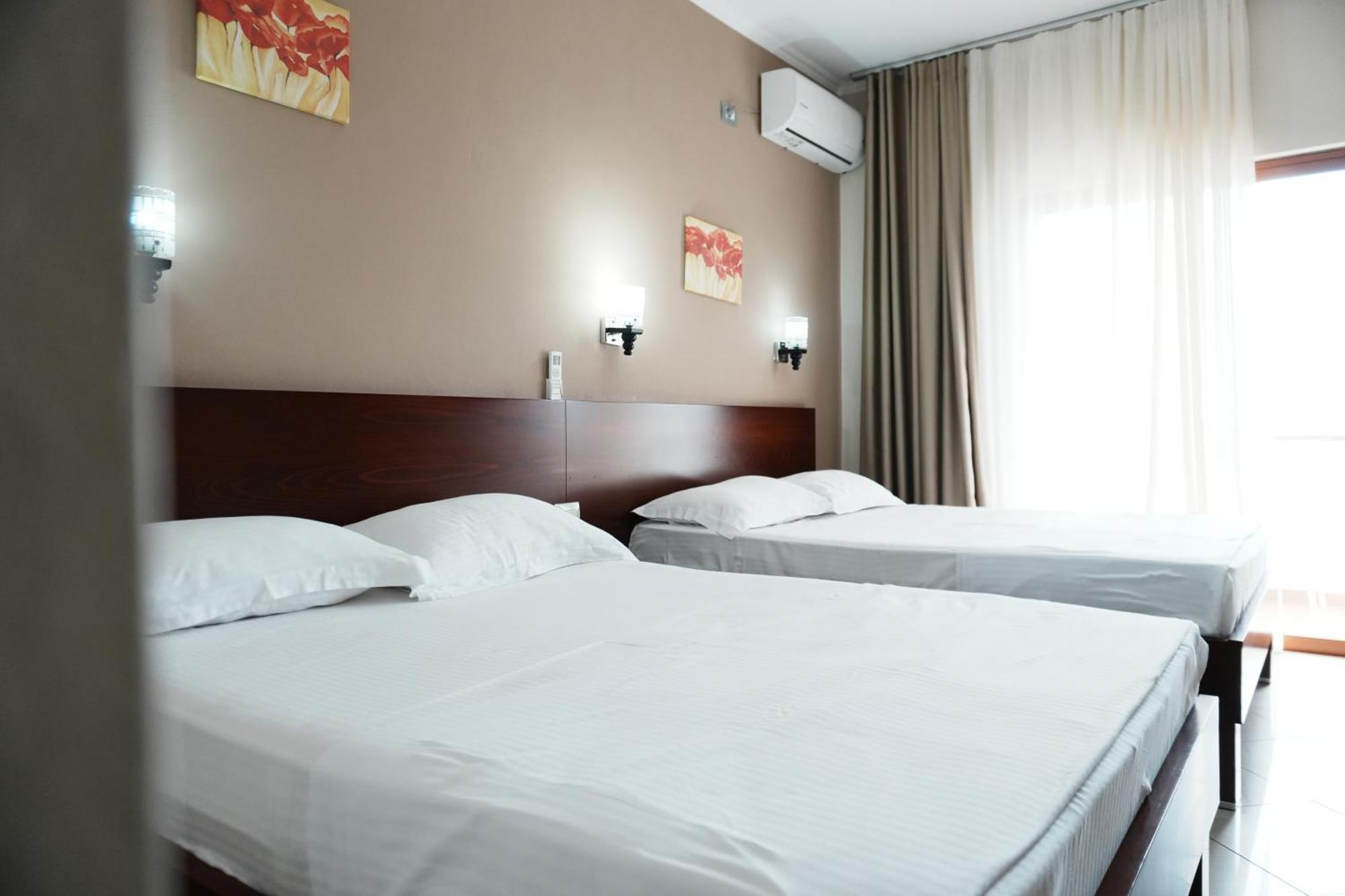 Hotel Mediterrane Sarande Exterior photo